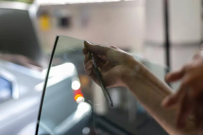 Vitres teintées : option constructeur ou film en seconde monte ?