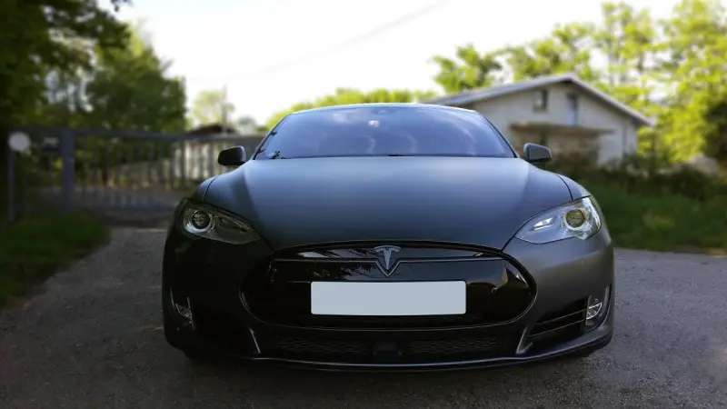 Covering-TESLA-MODEL-S-4