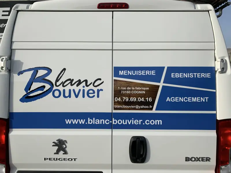 Flocage véhicule à Aix les Bains : Boostez la visibilité de votre entreprise grâce au marquage publicitaire