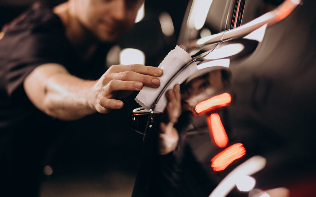 Lustrage auto : est-ce que le lustrage enlève les rayures ?